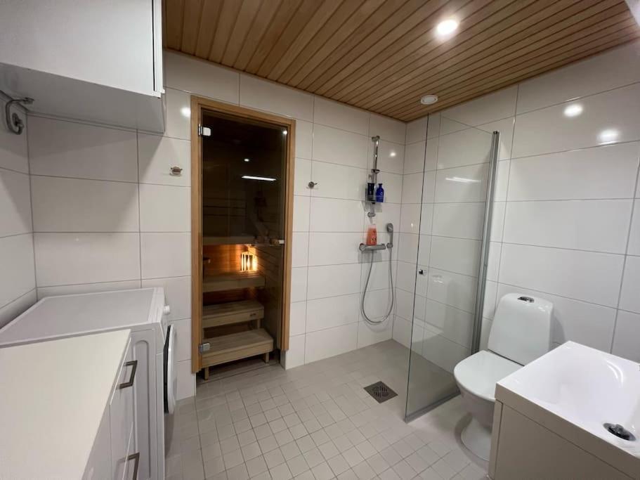 Suite - King Size Bed - Gym&Wifi - Indoor Parking Rovaniemi Esterno foto