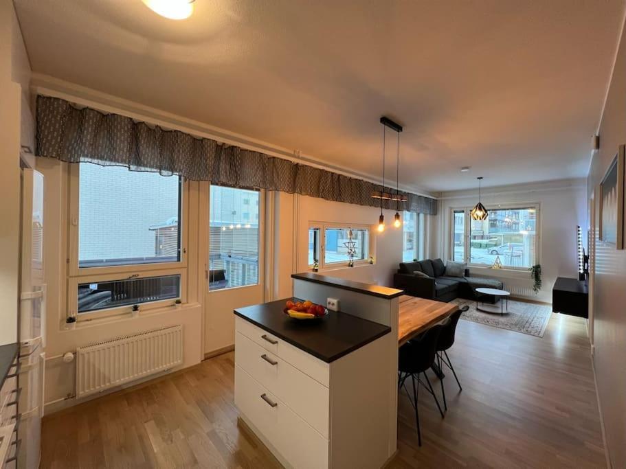 Suite - King Size Bed - Gym&Wifi - Indoor Parking Rovaniemi Esterno foto
